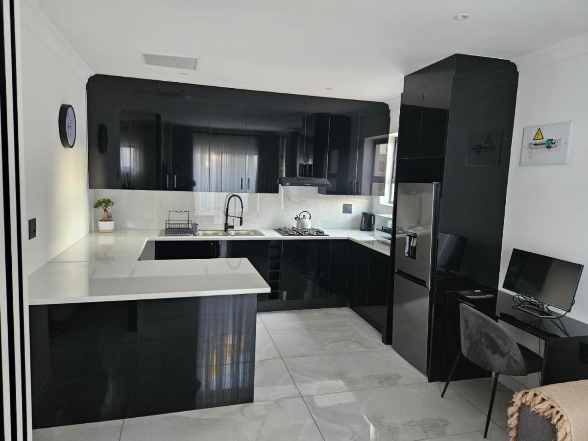 Nicky'S Guest House Roodepoort Ngoại thất bức ảnh