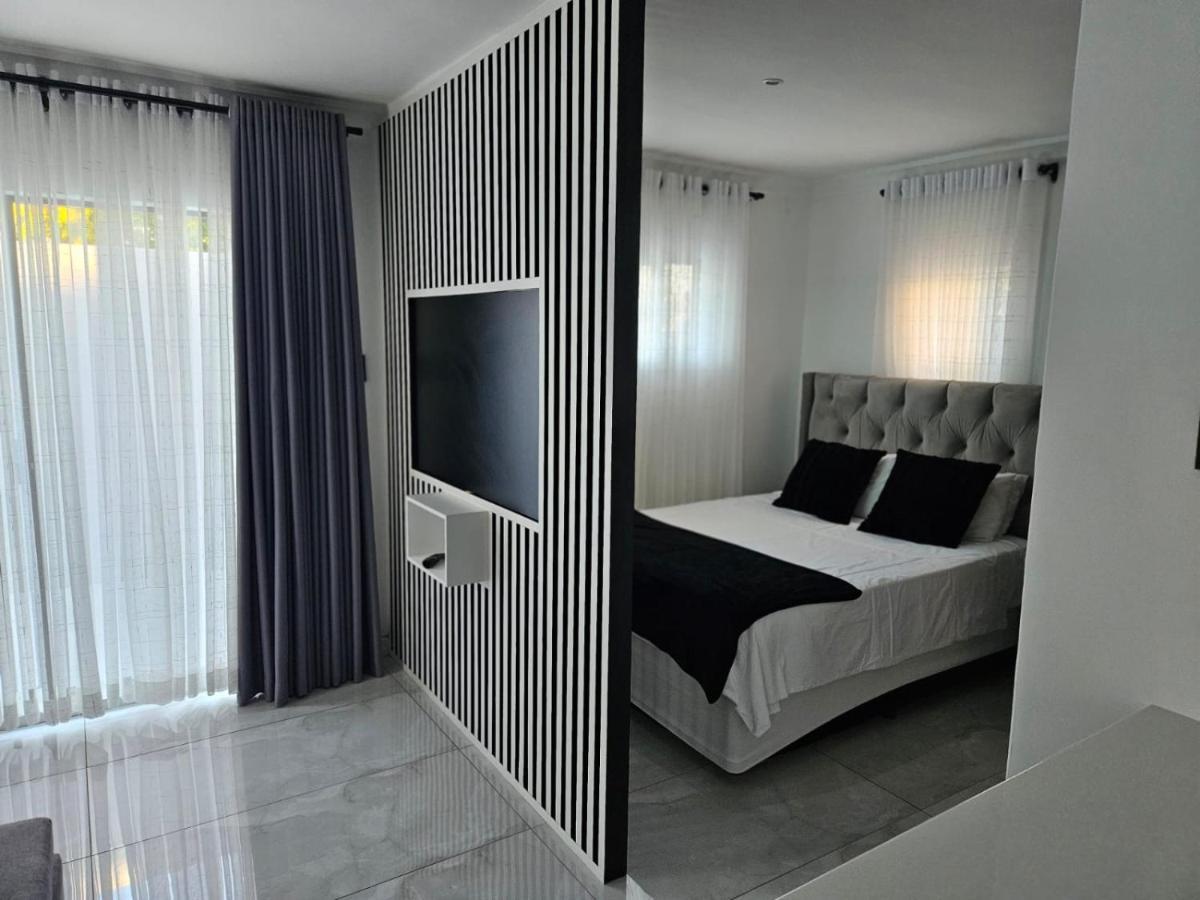 Nicky'S Guest House Roodepoort Ngoại thất bức ảnh