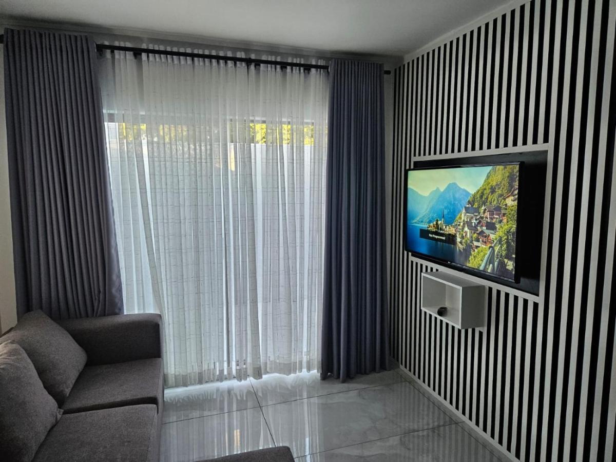 Nicky'S Guest House Roodepoort Ngoại thất bức ảnh